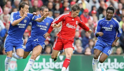 开云下载-阿森纳狂胜伊拉克，伊布在西甲国家德比接管比赛，足球世界的平行宇宙