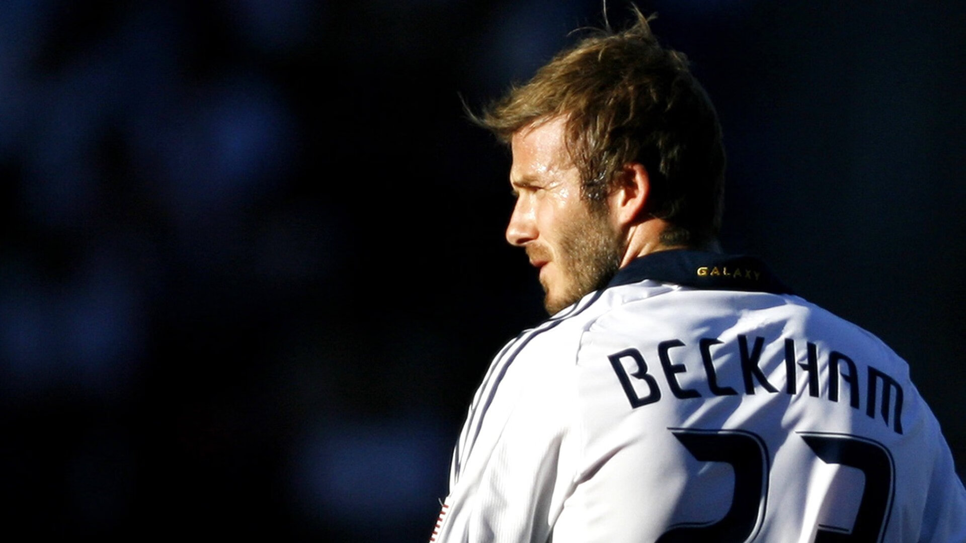 步行者轻取骑士,范弗利特在德甲争冠战接管比赛,当篮球跨越边界